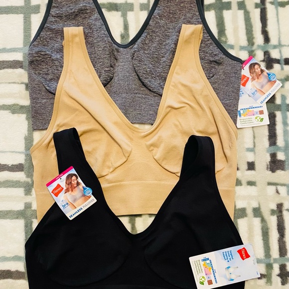 Hanes Get Cozy Bra, ( 4 ). Mixed Lot. New. - Picture 2 of 2